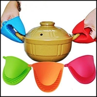 Silicone Pot Holder Heat Resistant, Oven Mitts Glove Cooking Pinch Grips Glove Hand Clip Convenient Pot Holder Kitchen Pot Holder Utensil Tool (Multicolor) – Set of-2 